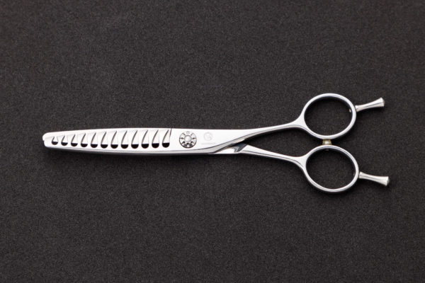 VI-12  (Thinning scissors)